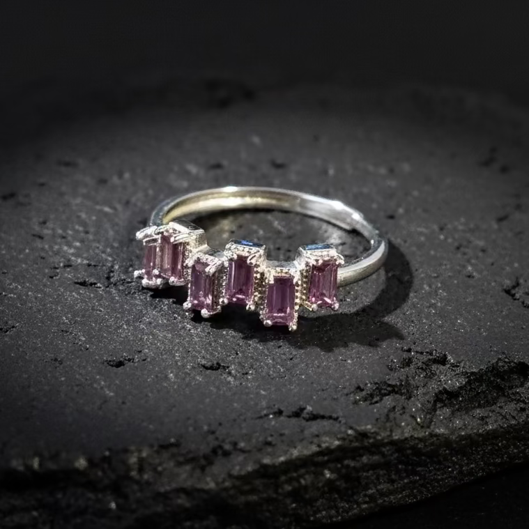 Alexandrite ring gemstone close-up