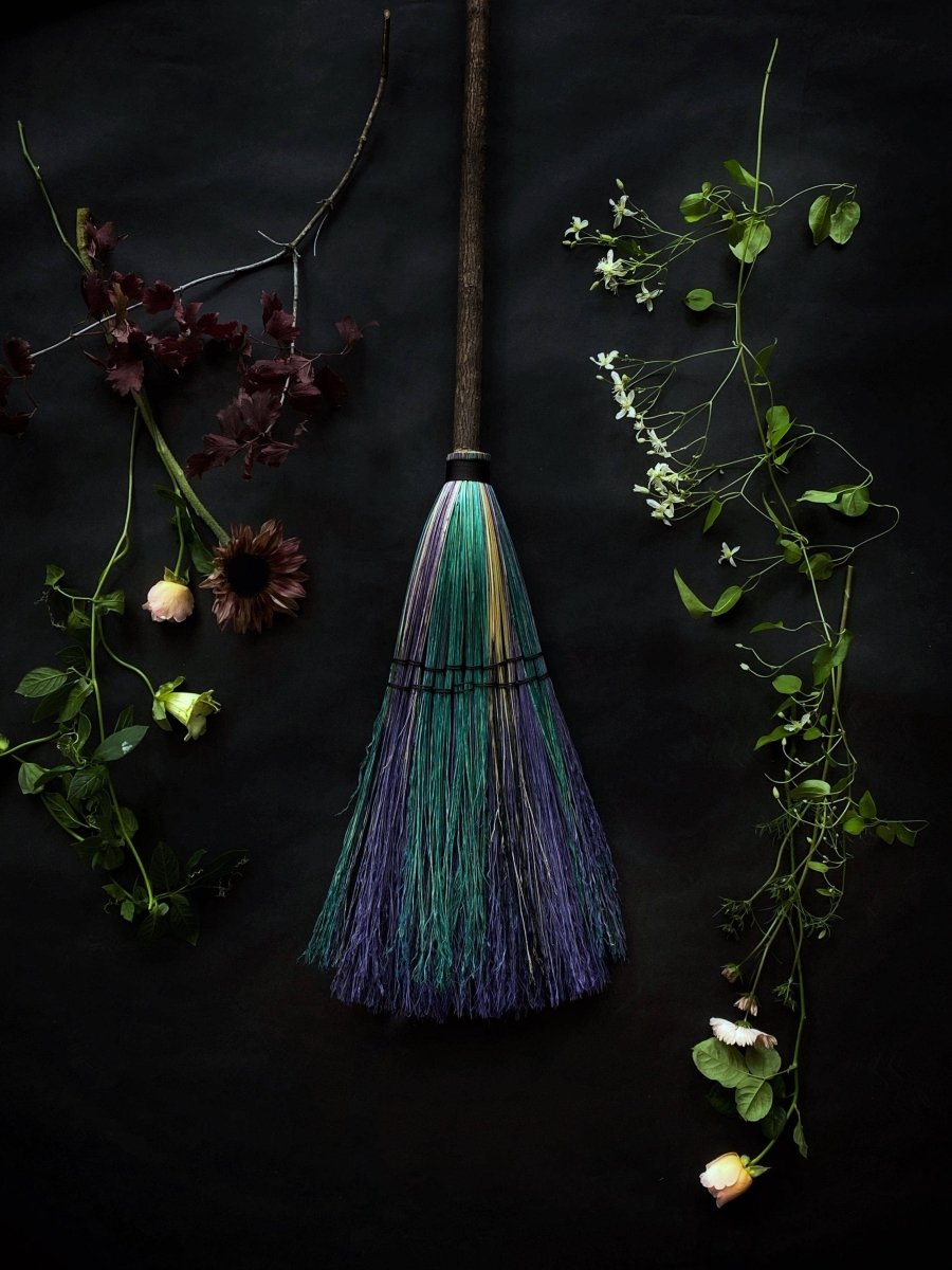 Big Boss witch broom decorative binding detail