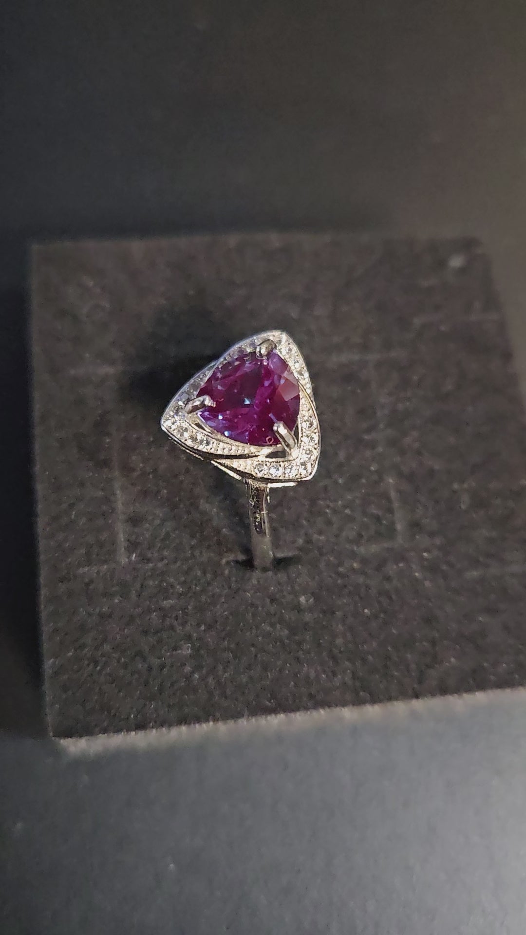 Triquetra Alexandrite Ring