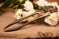 Raven Perched Hair Pin – Dark Elegance for Witchy Hair