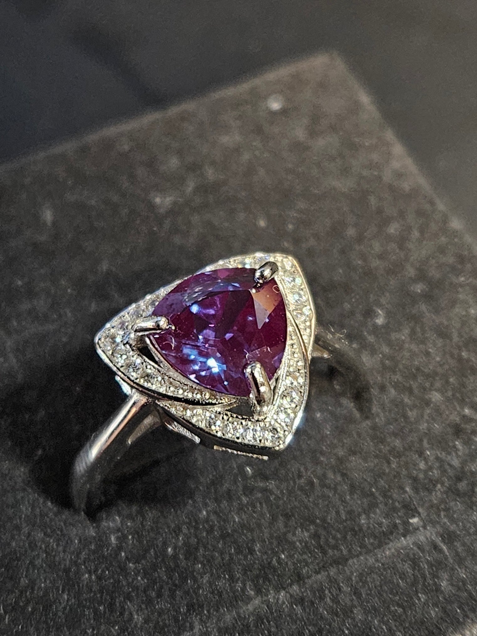 Triquetra Alexandrite Ring