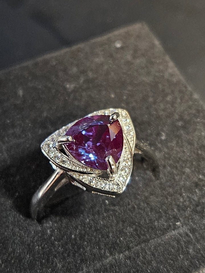 Triquetra Alexandrite Ring