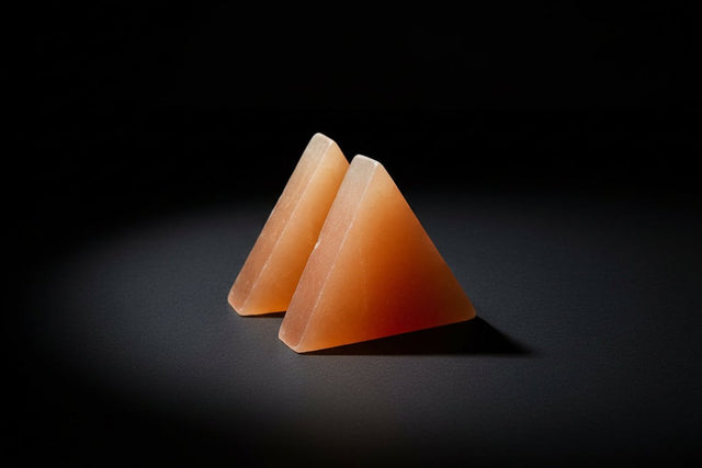 Triangular orange satin spar gypsum charging plate