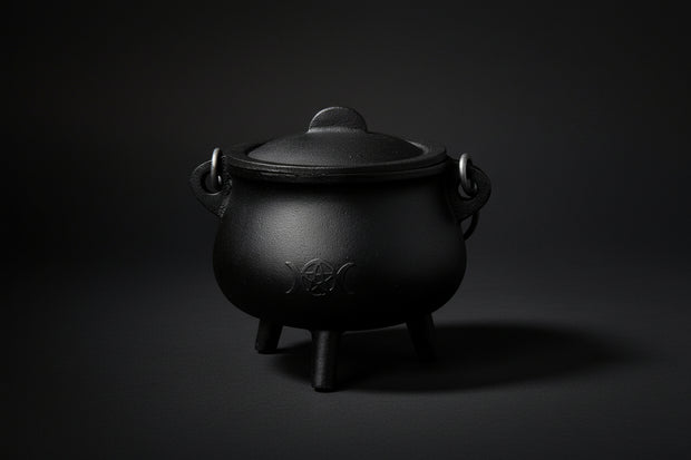 Triple Moon cast iron cauldron with lid, 6-inch size