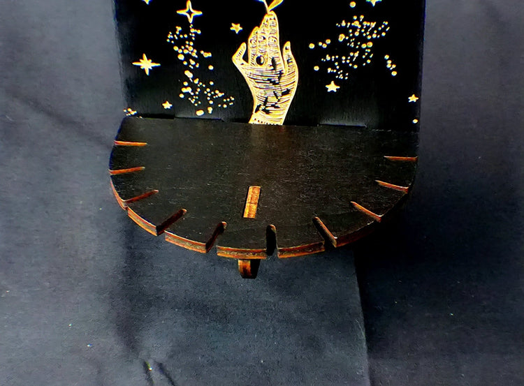 Witches’ Hand Pendulum Holder – Dual-Use Altar Display