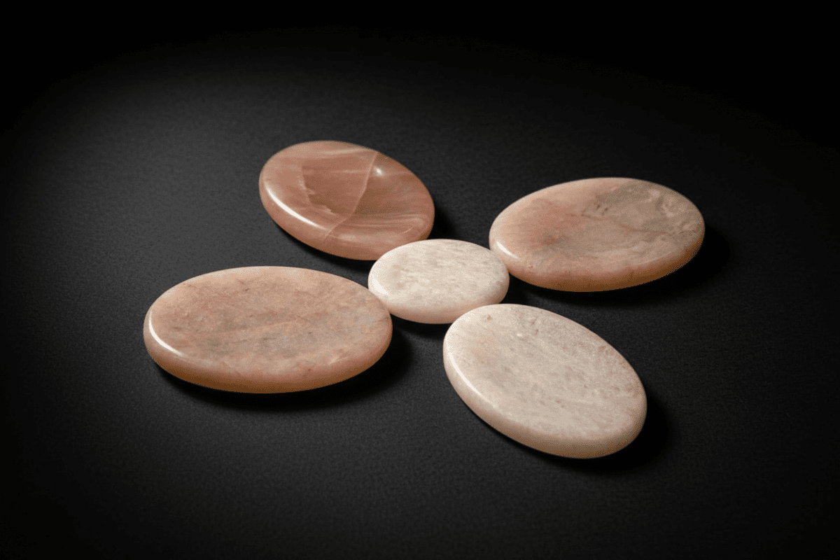 Worry Stone Moonstone – Calming & Intuition Enhancer